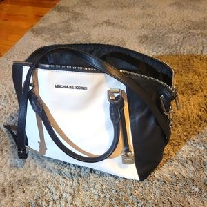 Michael Kors Black & White Shoulder Bag